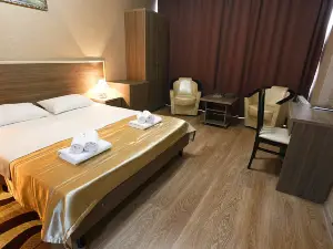 Ritsa Holl Hotel