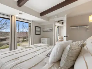 Access to Outdoor Pool and Pickleball Court - Cozy Retreat