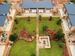 Manor Hills Guest Lodge