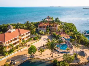 Caribbean Waterfront 2b/2b Placencia Village Condo With Pool!
