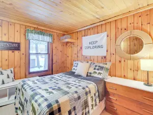 Charming Cabin on Grindstone Lake