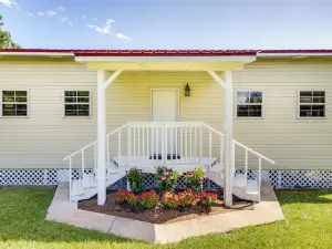 กระท่อม Summit ที่อบอุ่นเสน่ห์พร้อมเส้นทางป่าเดินเที่ยวและบ่อตกปลา!