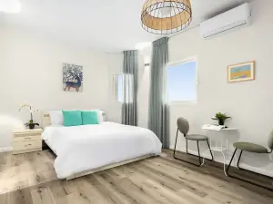 Netanya Beach & Pool Chic Studio