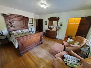 Historic Riverside Retreat with Modern Comforts in Fremont, Ohio