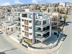 샌더스 온리 리마솔, 전체 건물