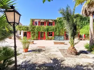 Charming House for 12 People with Private Swimming Pool 4000 Hectares of Land