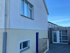The Little Guesthouse Downtown - Keflavik Airport