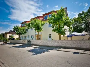 WALDSCHLOESSEL
