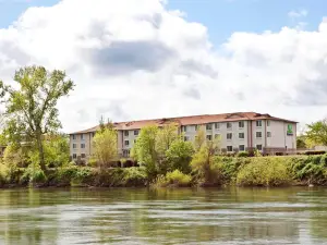 Holiday Inn Express Corvallis-on the River