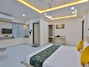 Hotel the Grand Radhey