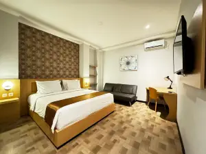Grand Plaza Boutique Hotel