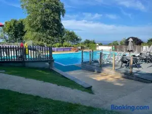 Idyllic Entire Chalet in Bideford Bay Holiday Park Near Clovelly