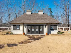 Luxury Lakefront Cottage w/ Kayaks and SUPs