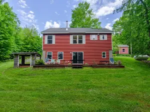 Lakefront Serenity in the Catskills near All Star Village