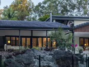 Pool Tennis and Cinema 7Beds Bali Inspired Retreat