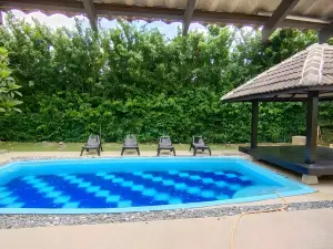 A FAMOSA NIAN 4 MUSLIM BUNGALOW