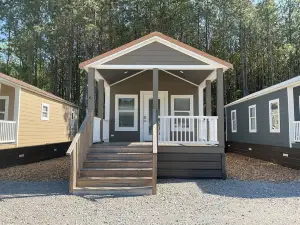 Tiny Homes for Rent, minutes to the Casino, Golf Course & Water Park.