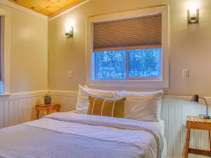 Barefoot Villas Cabin 2 Moose w/ Hot Tub