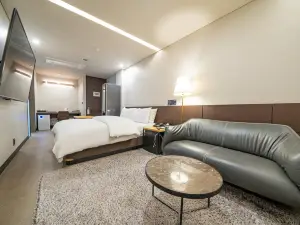 Vine Hotel