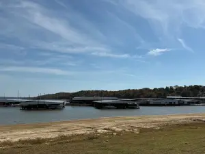 Lake House Eufaula2 Bedroom Home 1 block from Xtreme Cove Marina!