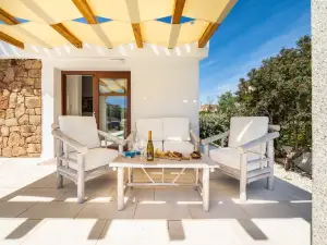 Elegant Villa with Private Pool in San Teodoro