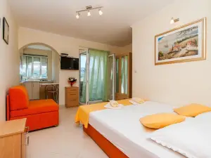 อพาร์ตเมนต์ เอนา