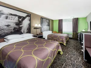 Super 8 by Wyndham Warrensburg