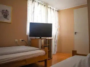Golden Bis, Subotica