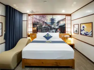 Cozi 9 Hotel - Theme Hotel