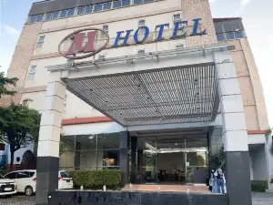 Marilyn Hotel Serpong