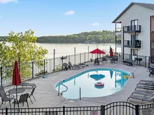 Enjoy Lakeside Fun Lakeview at Table Rock!