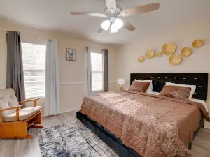 Spacious Anna Getaway w/ Pool Near Dtwn Mckinney!