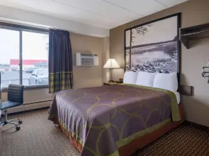 Super 8 by Wyndham Owatonna
