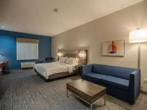 Holiday Inn Express & Suites Cleveland