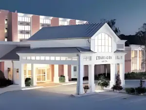 Ethan Allen Hotel