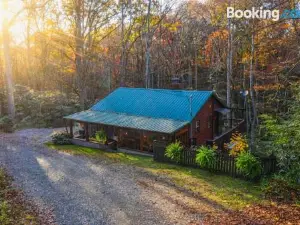 White Laurel Cottage at Linville Falls