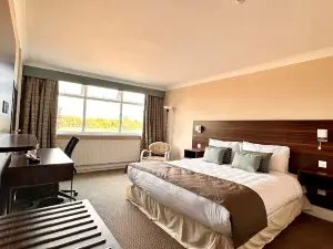 Palms Hotel & Retreat By Palette London Romford