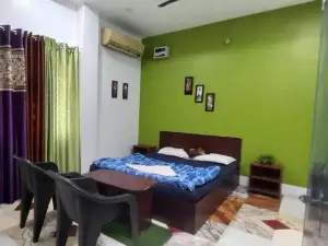 Riverbank Guesthouse with Restaurant & Self Cooking Facility