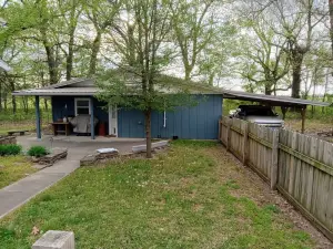Cozy country hideaway just outside Neosho, No pets and No smoking