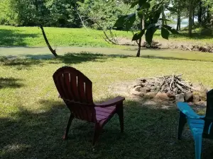 Cozy Cabin off the Arkansas River w/ Hot Tub!