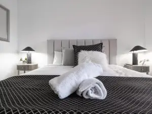 CBD Apartments by the International