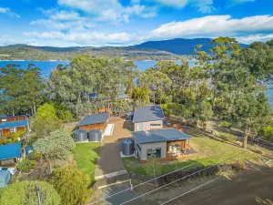 Herlihys on Huon - Cabin 2