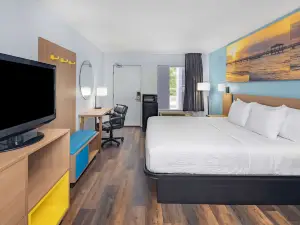 Days Inn by Wyndham Pensacola I-10