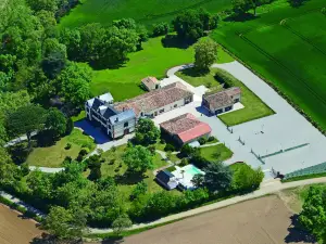 โรงแรมด็อง ฟาร์กู