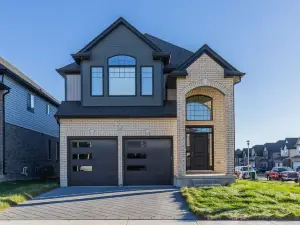 Comfortable Lux | Sleeps 10 | PingPong, Cozy Family Movie Room