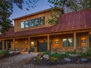 Chalet at Falling Water Close to Bike Trails