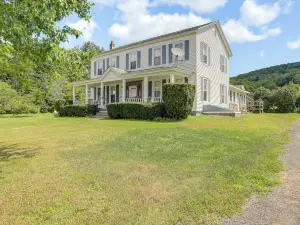 Pet-Friendly Franklinville Farmhouse w/ Sunroom!