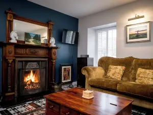 Charming Farmhouse Retreat | Peaceful Stay Near Derry City