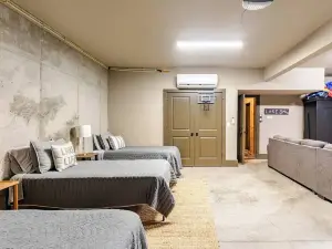 Lovely, convienant 4-bedroom townhome with WiFi on Smith Lake