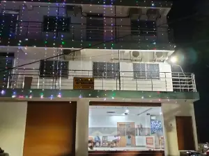 Rekha International Guest House Rajgir
